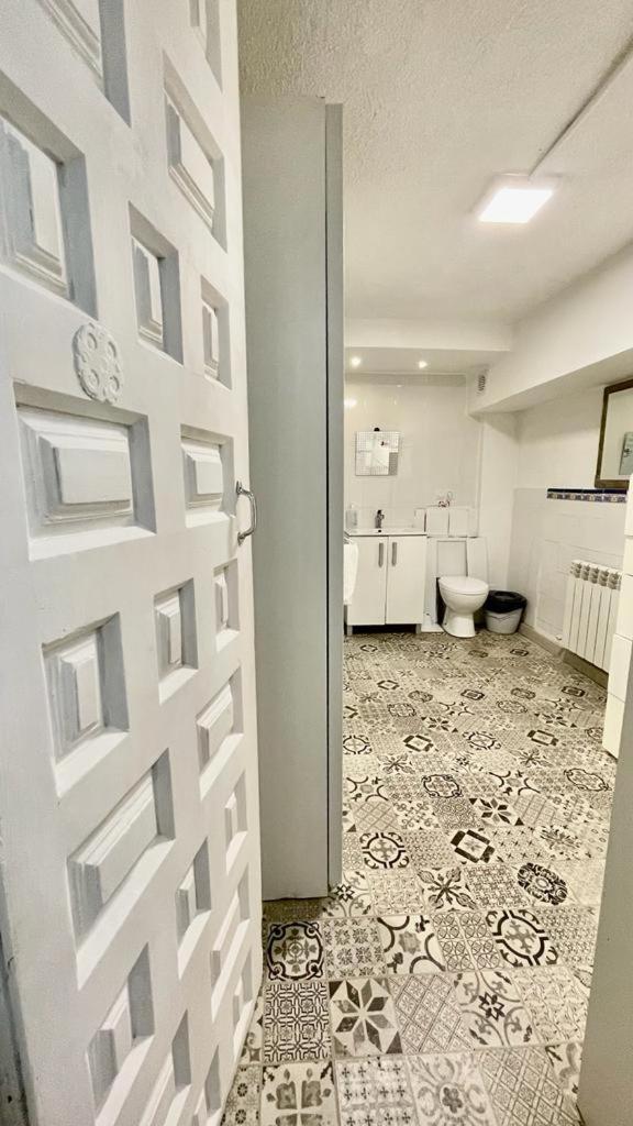 Cool Basement Studio In Hosts House With Private Terrace And Bbq Zizur Mayor Ngoại thất bức ảnh