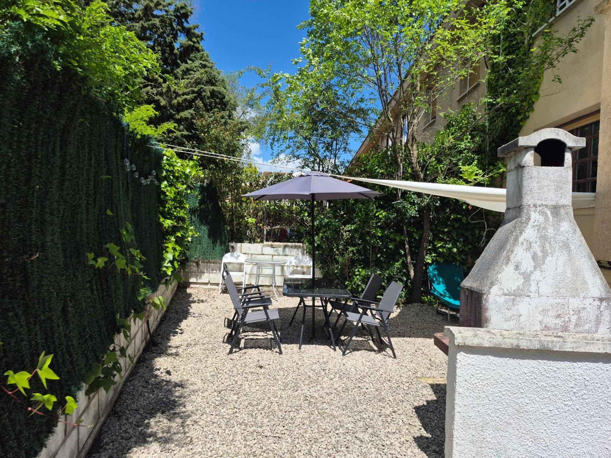 Cool Basement Studio In Hosts House With Private Terrace And Bbq Zizur Mayor Ngoại thất bức ảnh